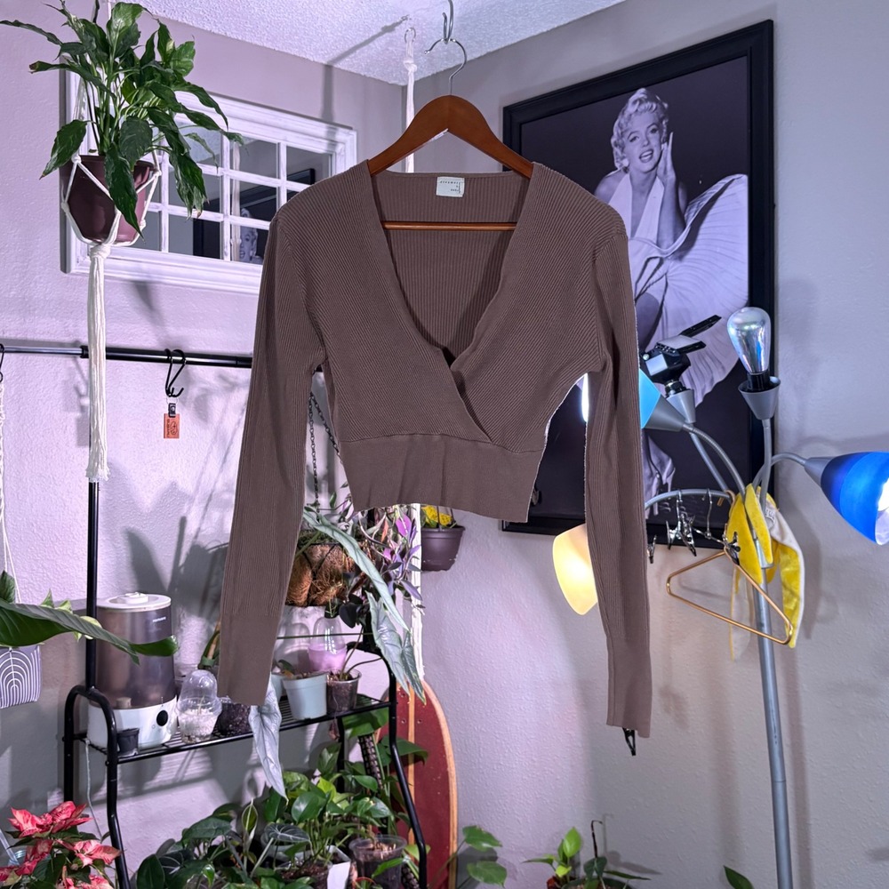 Dreamers by Debut Ribbed Wrap Crop‎ Sweater Brown Size L